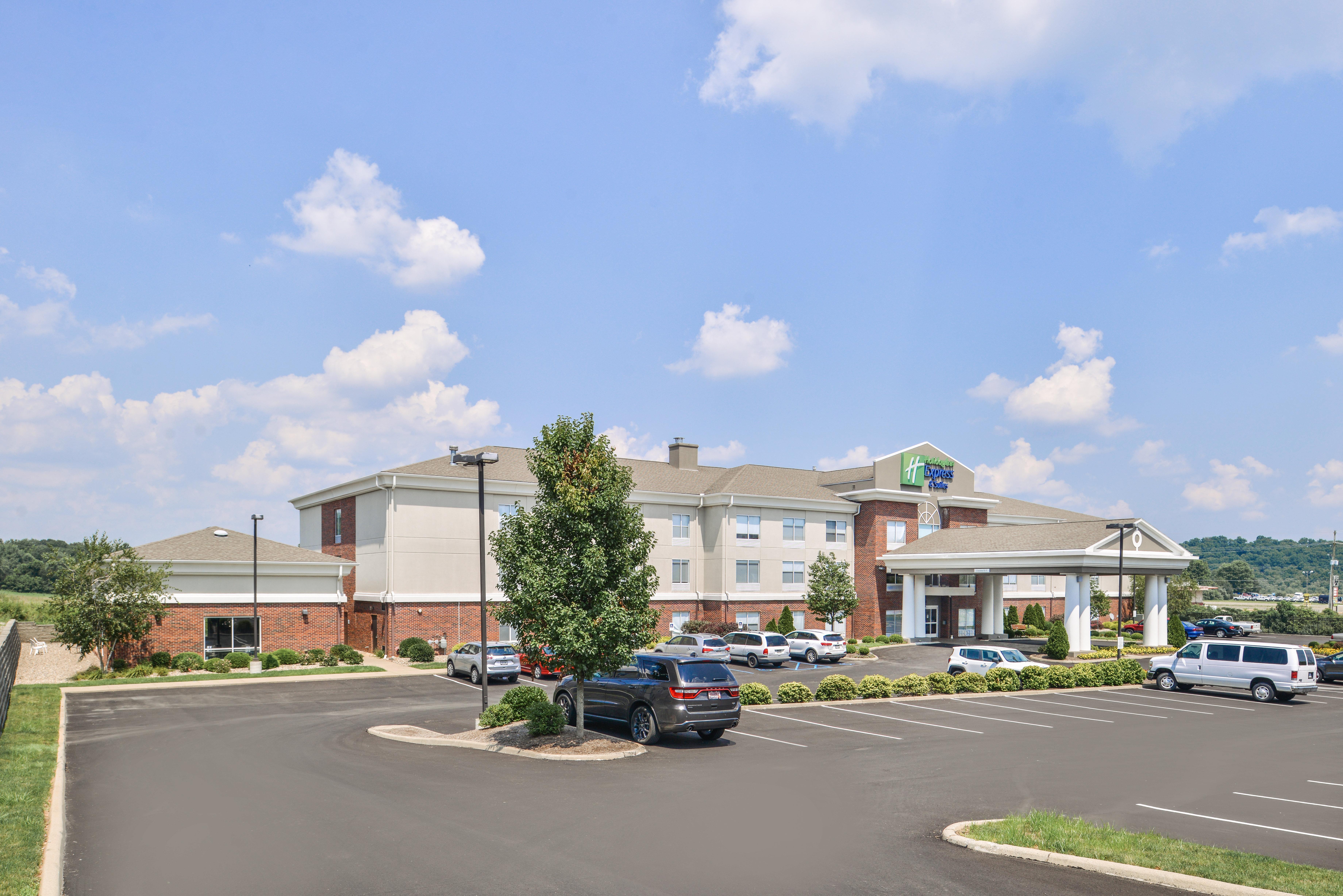Holiday Inn Express Mineral Wells By Ihg Паркерсберг Экстерьер фото