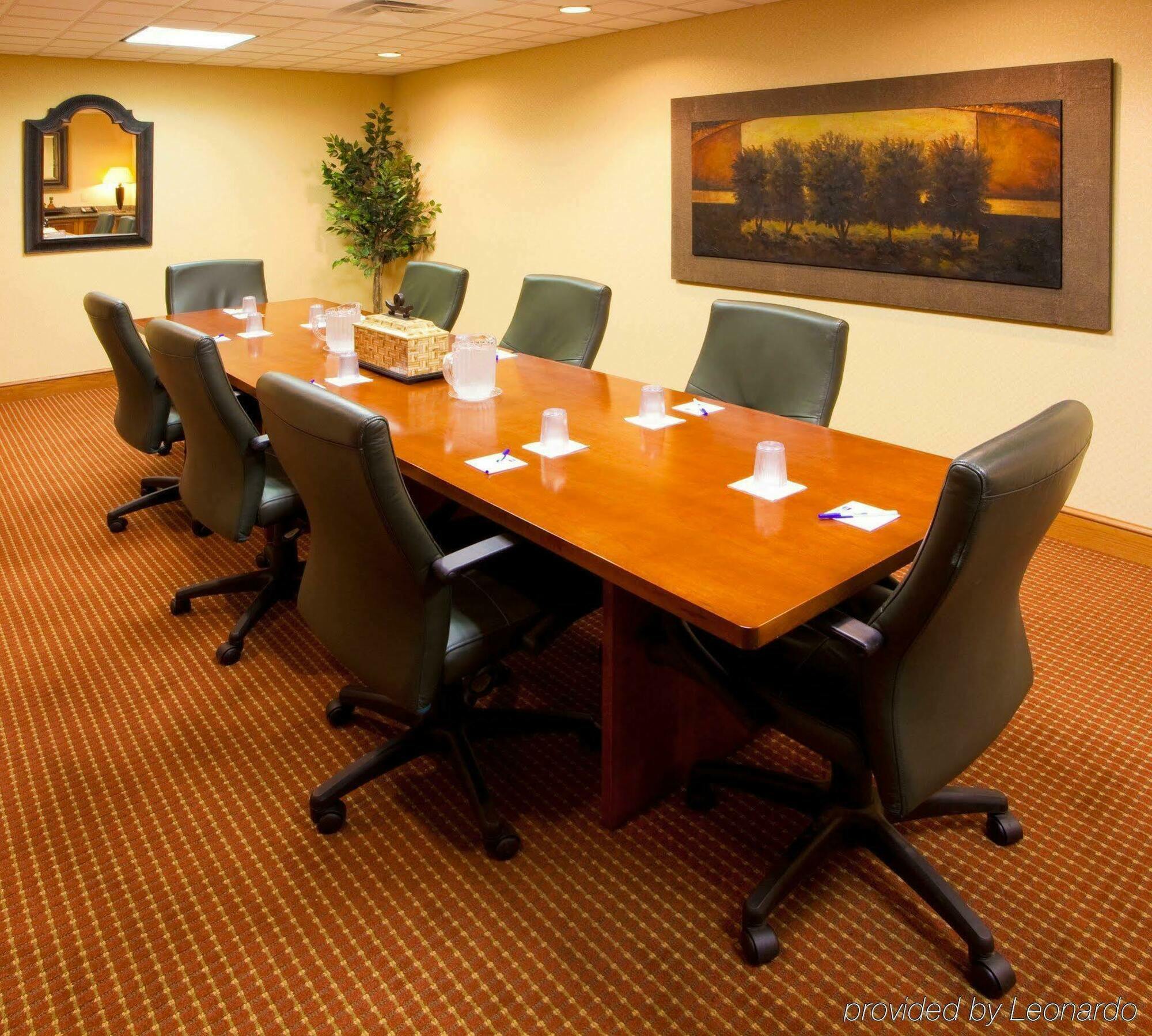 Holiday Inn Express Mineral Wells By Ihg Паркерсберг Экстерьер фото
